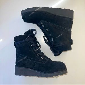 Women’s Bearpaw Black Wool Krista Boots Size 5